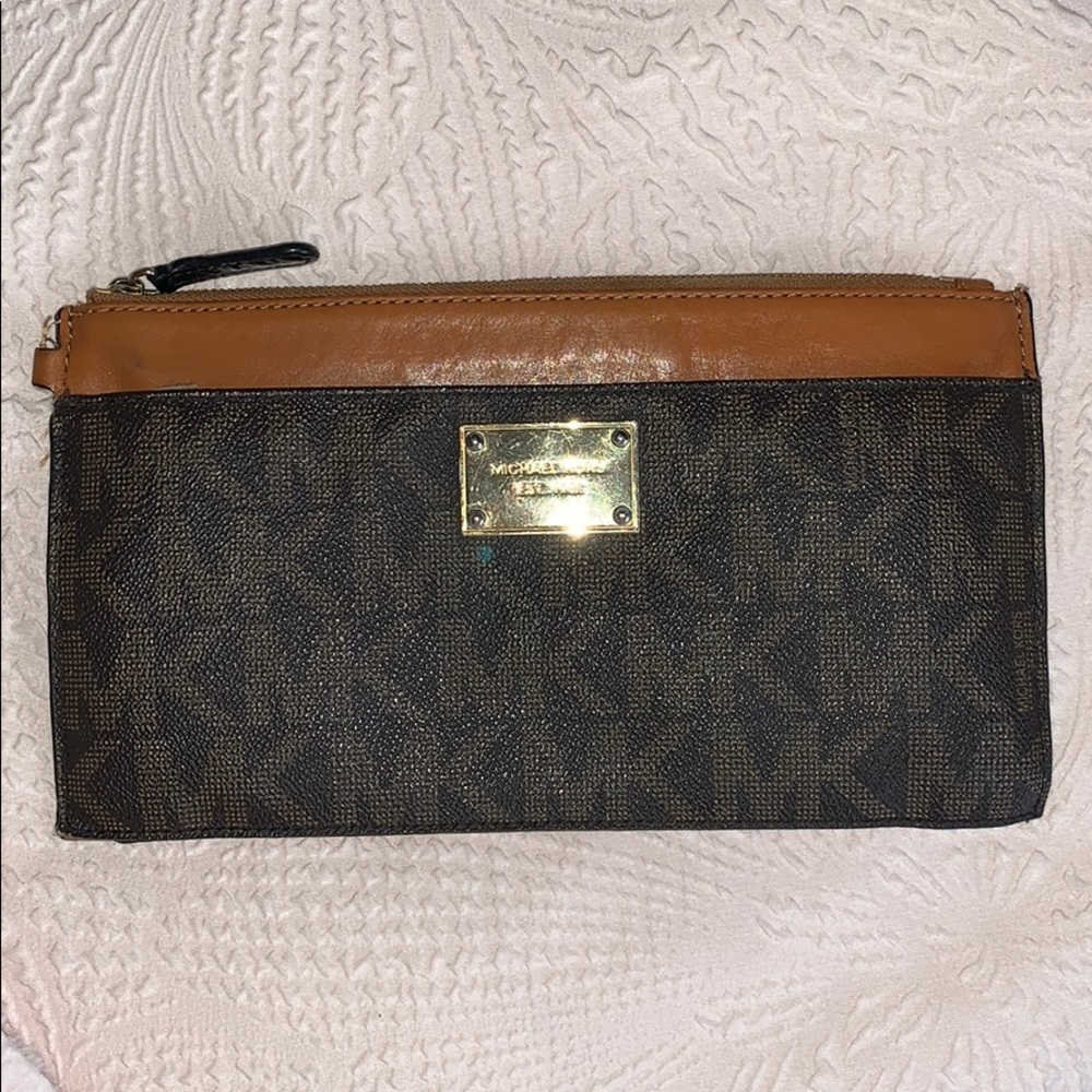 Michael Kors Clutch